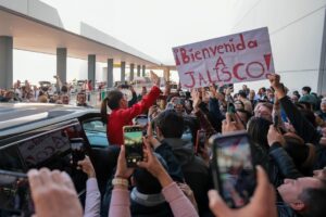 La presidenta Claudia Sheinbaum es recibida en Jalisco