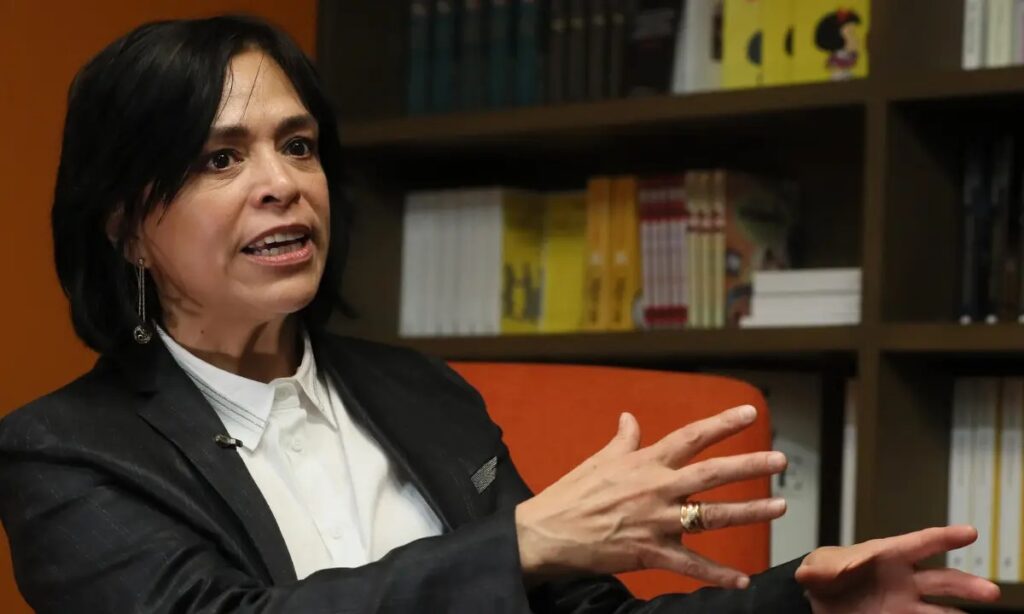 Anabel Hernández contra Peso Pluma