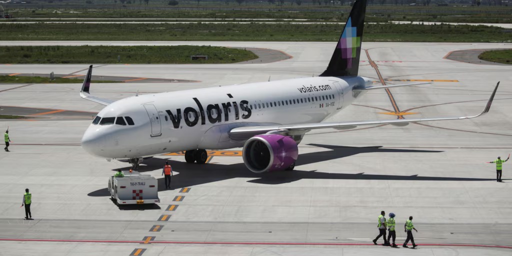 Detienen a hombre que intentó secuestra avión de Volaris