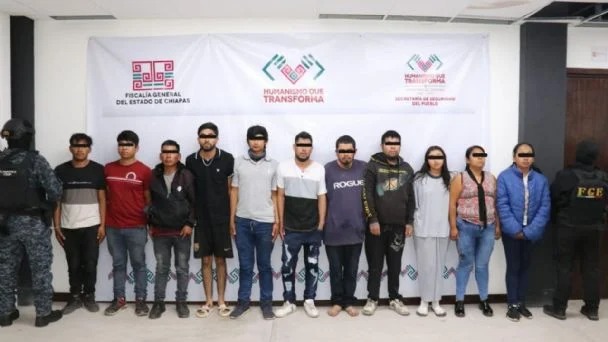 Policías detenidos en Comitán