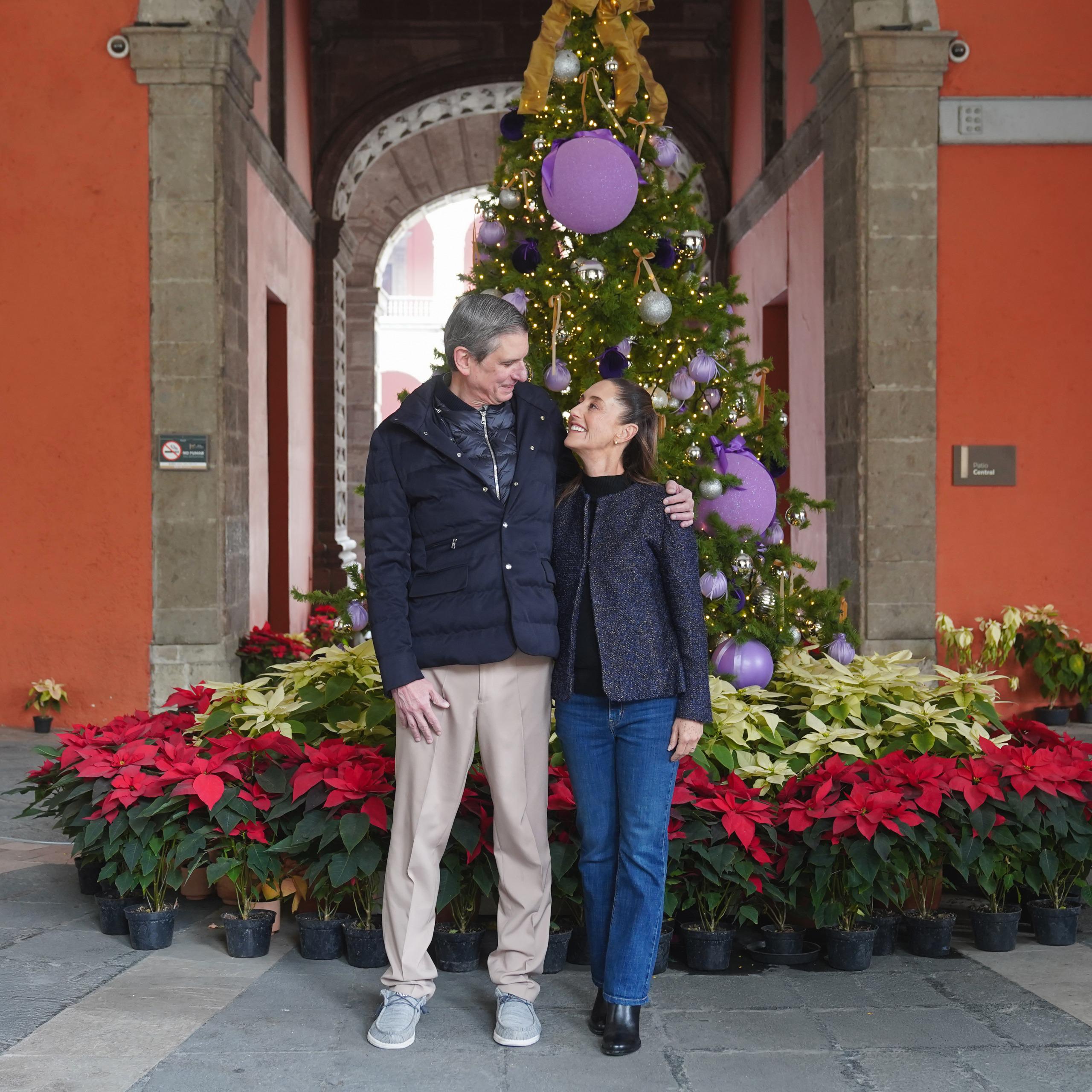 Sheinbaum y su esposo envían mensaje de Navidad