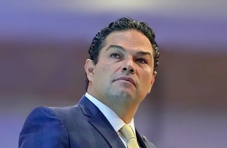 ¿Cómo opera la empresa familiar de Enrique Vargas?