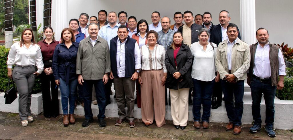 Octavio Romero con alcaldes de Tabasco