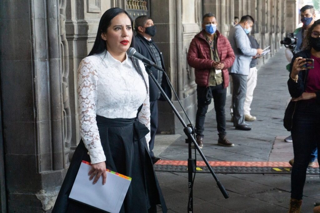 Sandra Cuevas denuncias