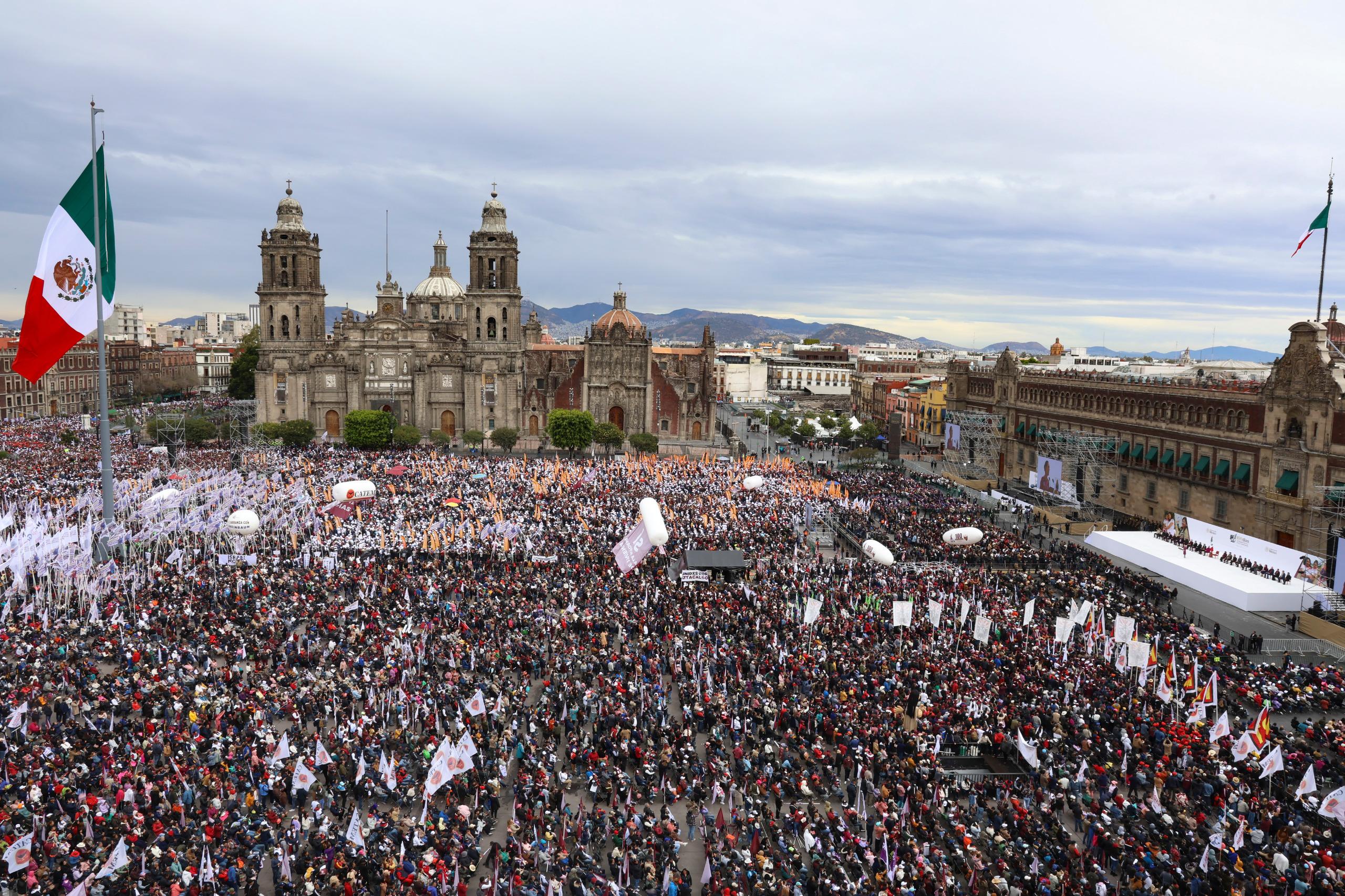 Zócalo informe 100 días