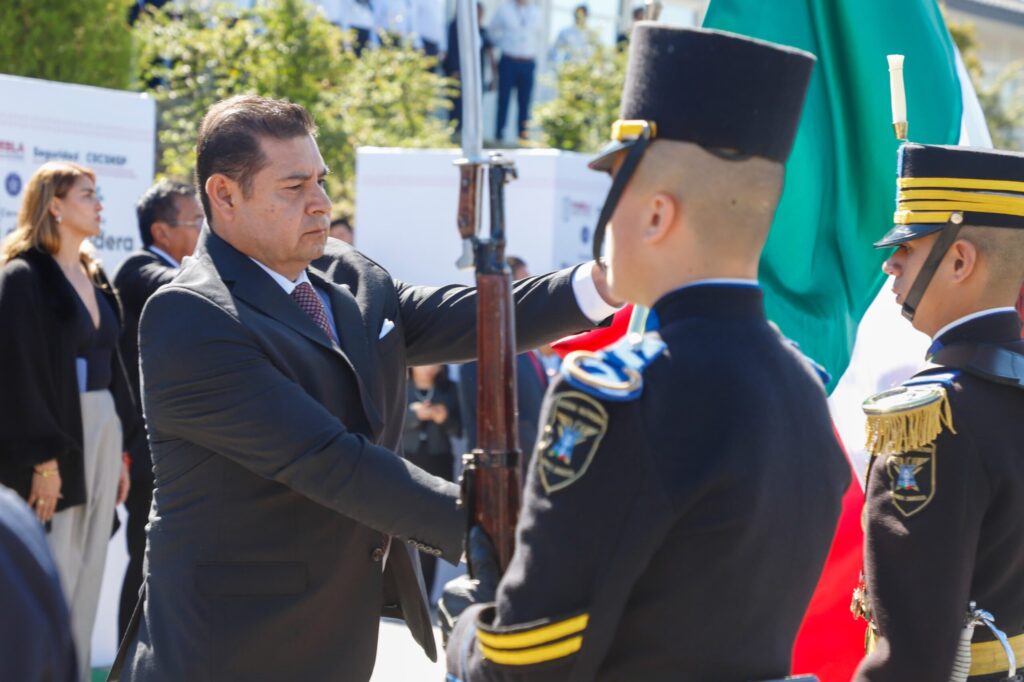 Armenta, Día de la Bandera