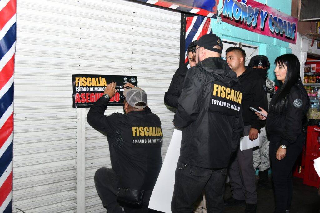 Cierre de barberías ordenado por Delfina Gómez