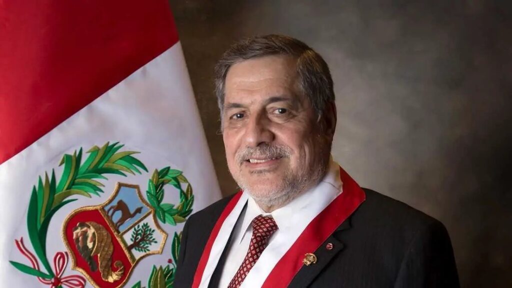 Congresista Ernesto Bustamante