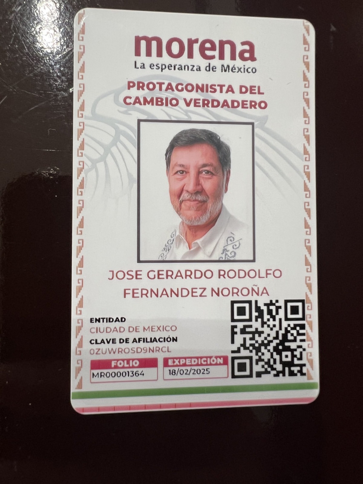 Credencial de Noroña en MORENA