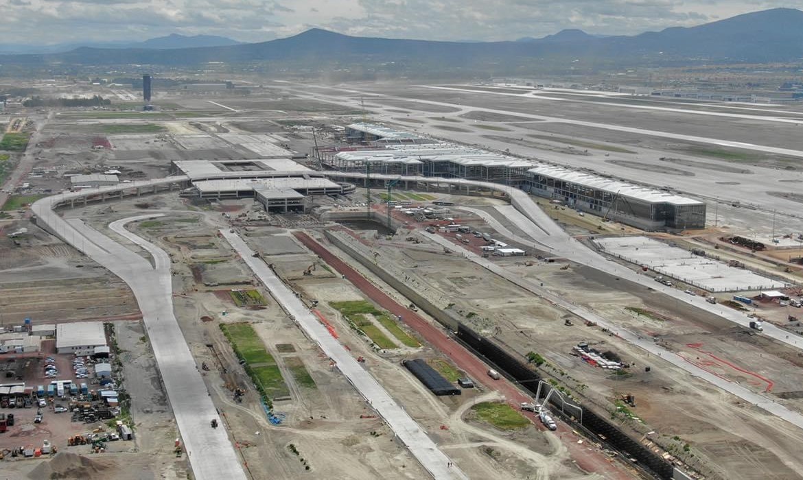 ¿Cuántos pasajeros llegan al AIFA anualmente?