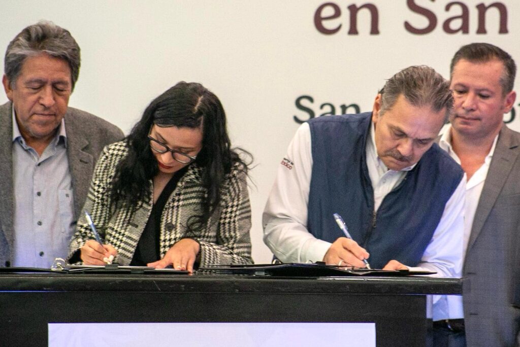 Firma convenios SLP Infonavit