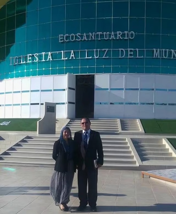 Job Wong y la Luz del Mundo