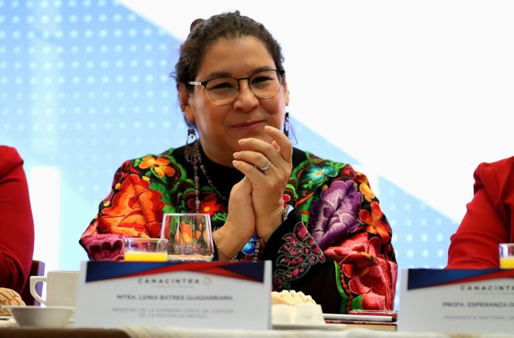 Ministra Lenia Batres