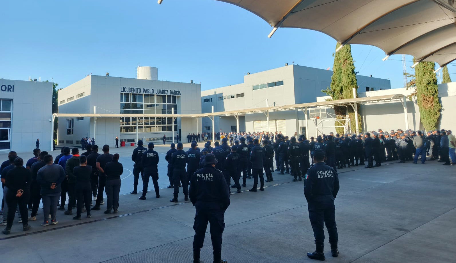 Policías estatales de Oaxaca paran de laborar ante despidos masivos de Jara