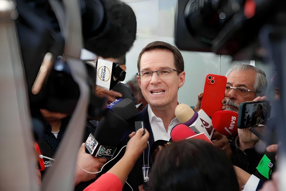 Ricardo Anaya critica ley al Infonavit