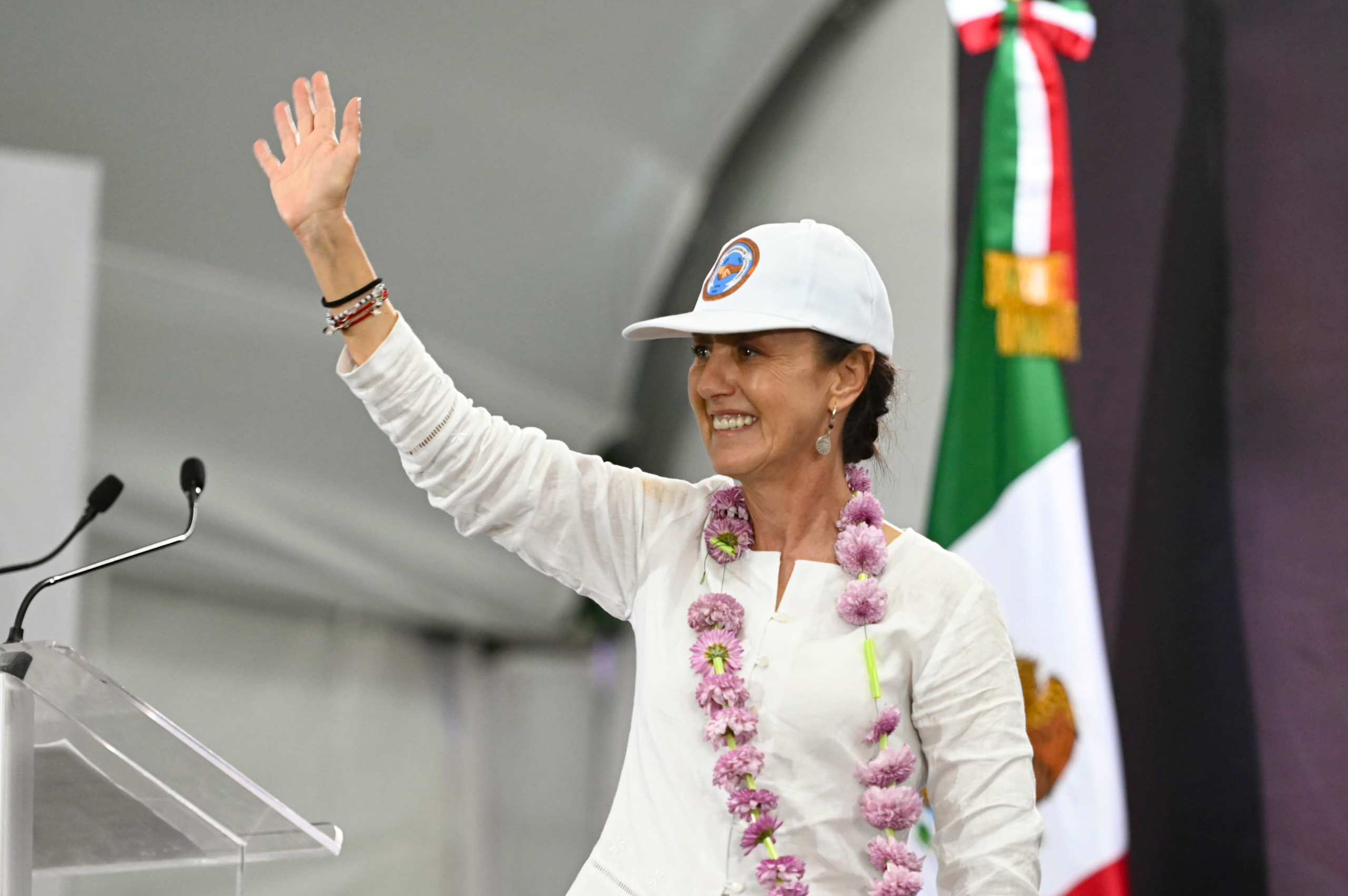 Sheinbaum defiende migrantes mexicanos