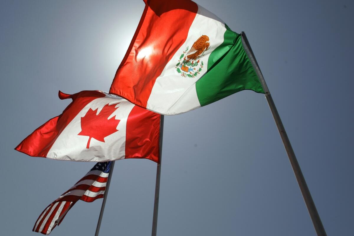 Trump aplaza aranceles contra México y Canadá