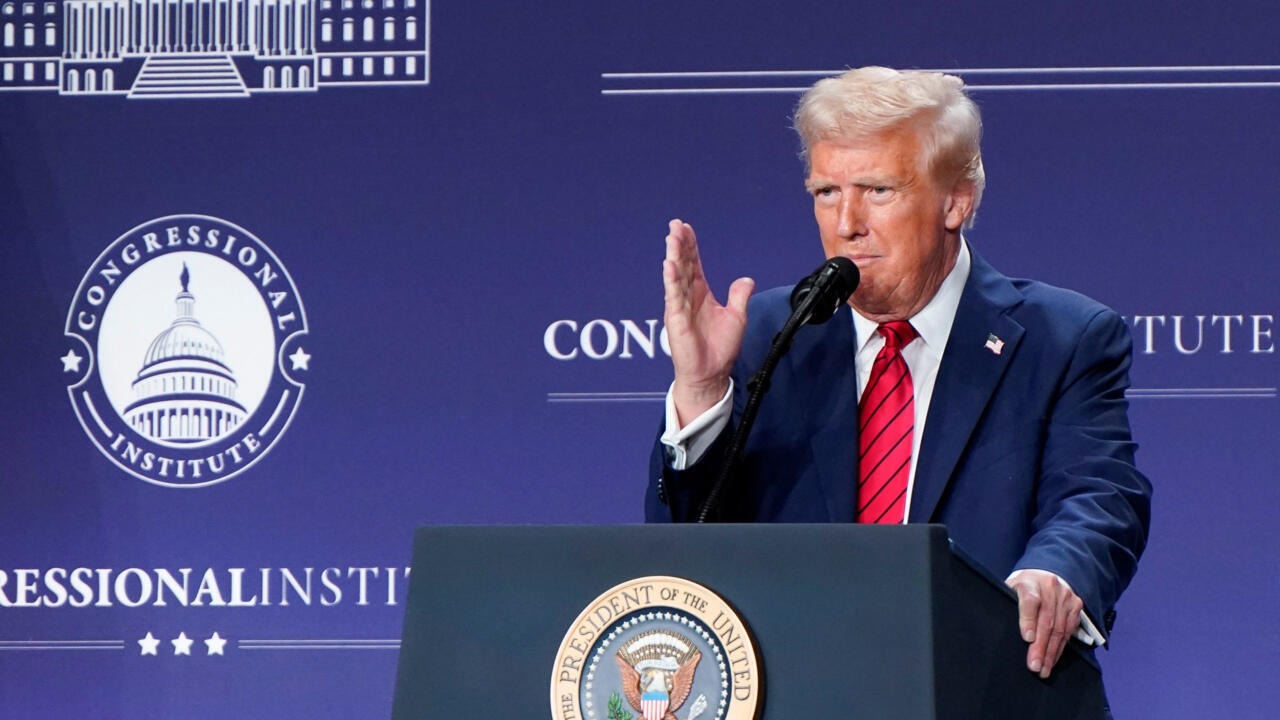 Trump aplaza aranceles contra México