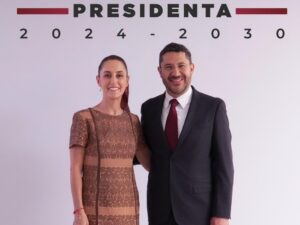 La presidenta Sheinbaum y el director del ISSSTE, Martí Batres.
