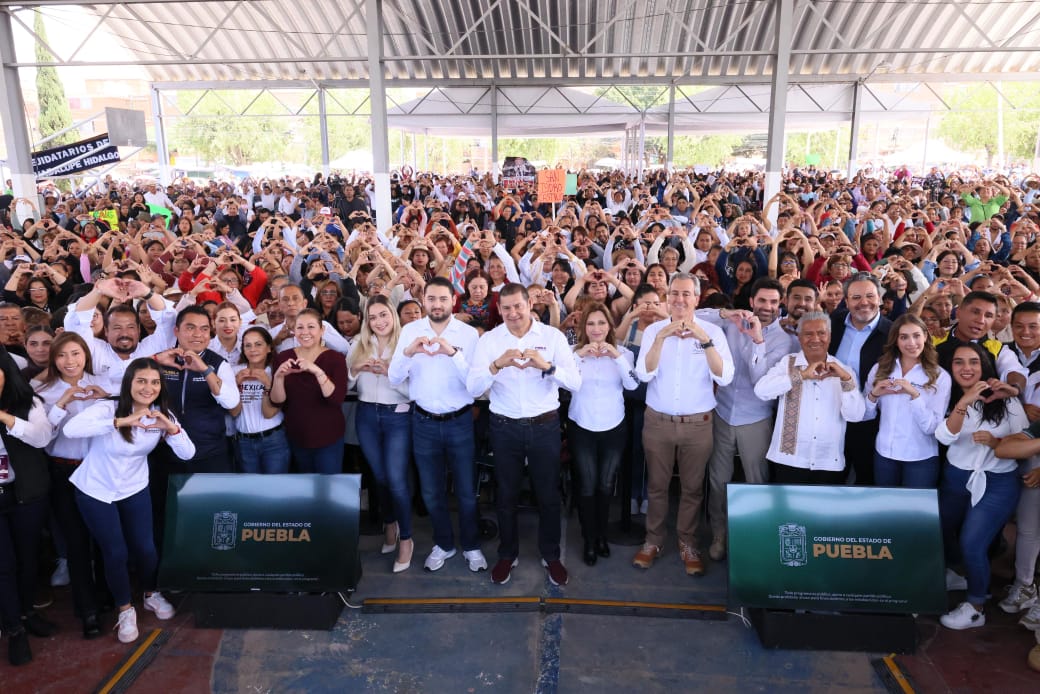 Armenta emite certificados de obra comunitaria