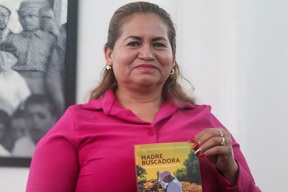 Ceci Flores libro
