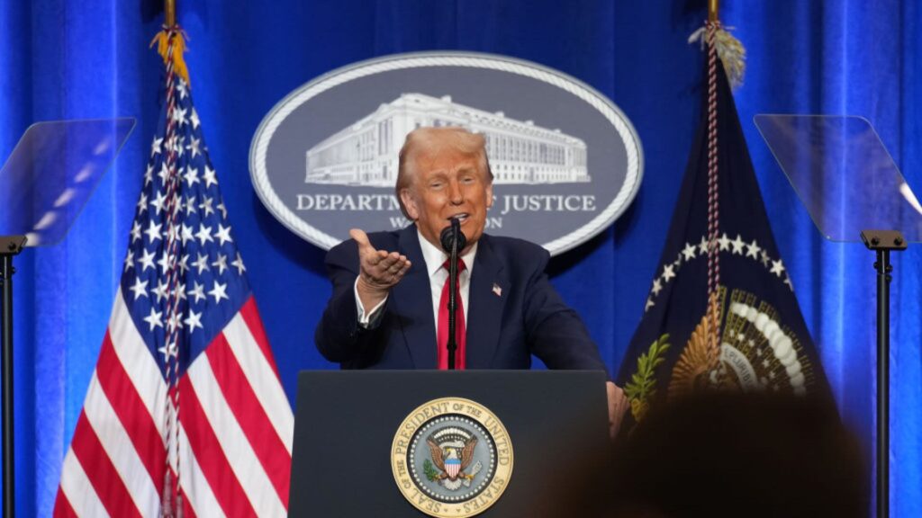 Trump agradece a Sheinbaum por campaña contra fentanilo