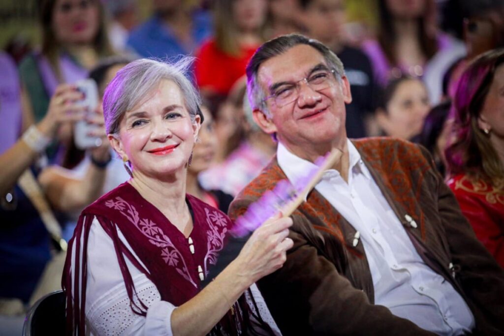Foto de Américo Villarreal y su esposa
