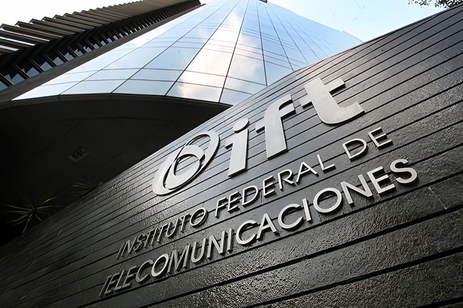 IFT viajes realizados por funcionarios