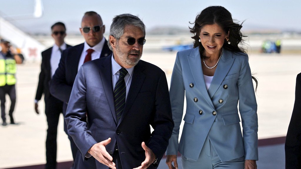 Sheinbaum se reúne con Kisti Noem en Palacio Nacional