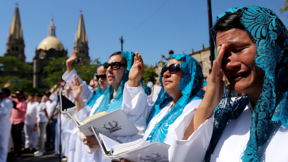 Fieles de Iglesia La Luz del Mundo