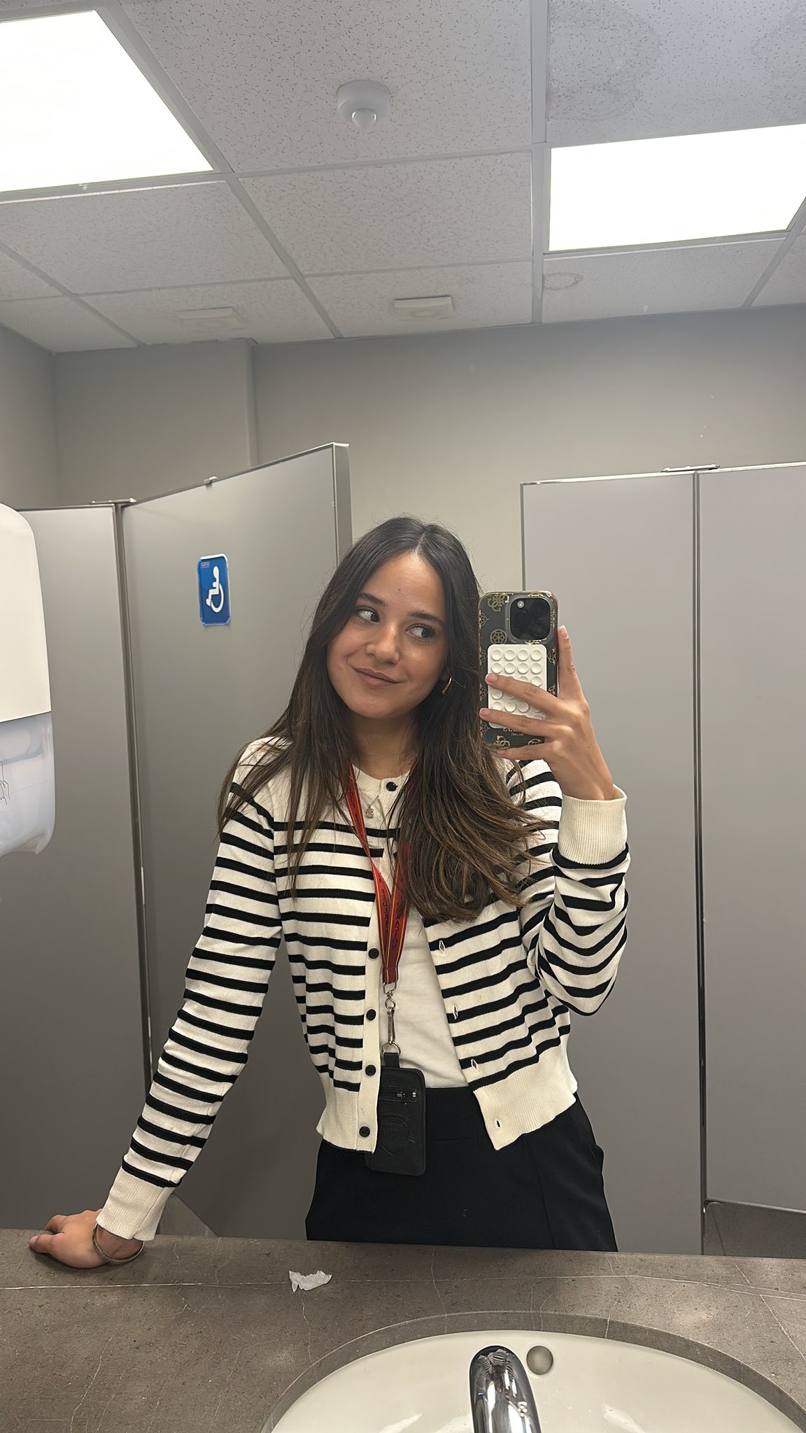 Jueza desea desaparición de usuario de X