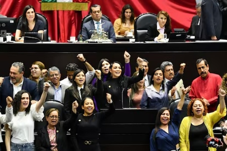 Monreal y diputadas