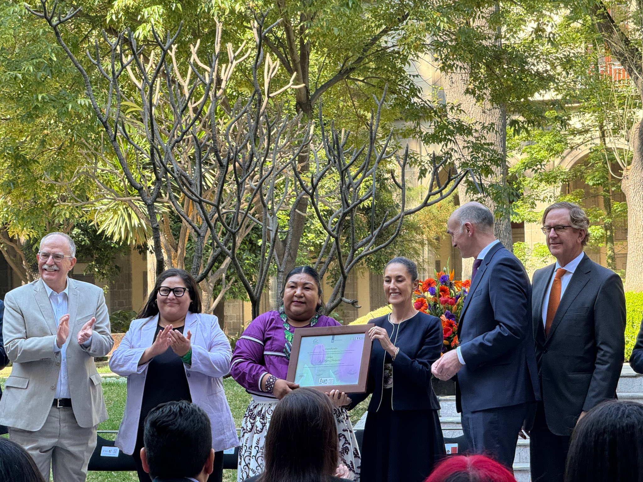 Sheinbaum Mujer Indígena