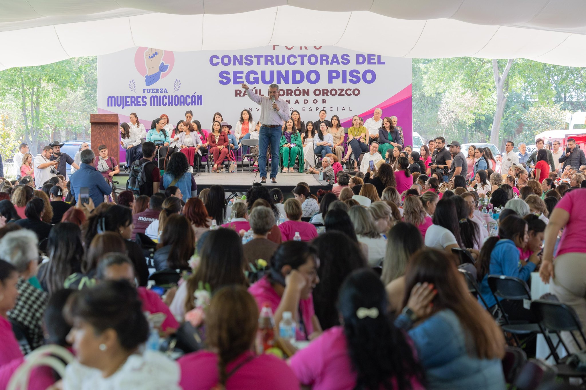 Raúl Morón reconoce lucha de las mujeres por la transformación 