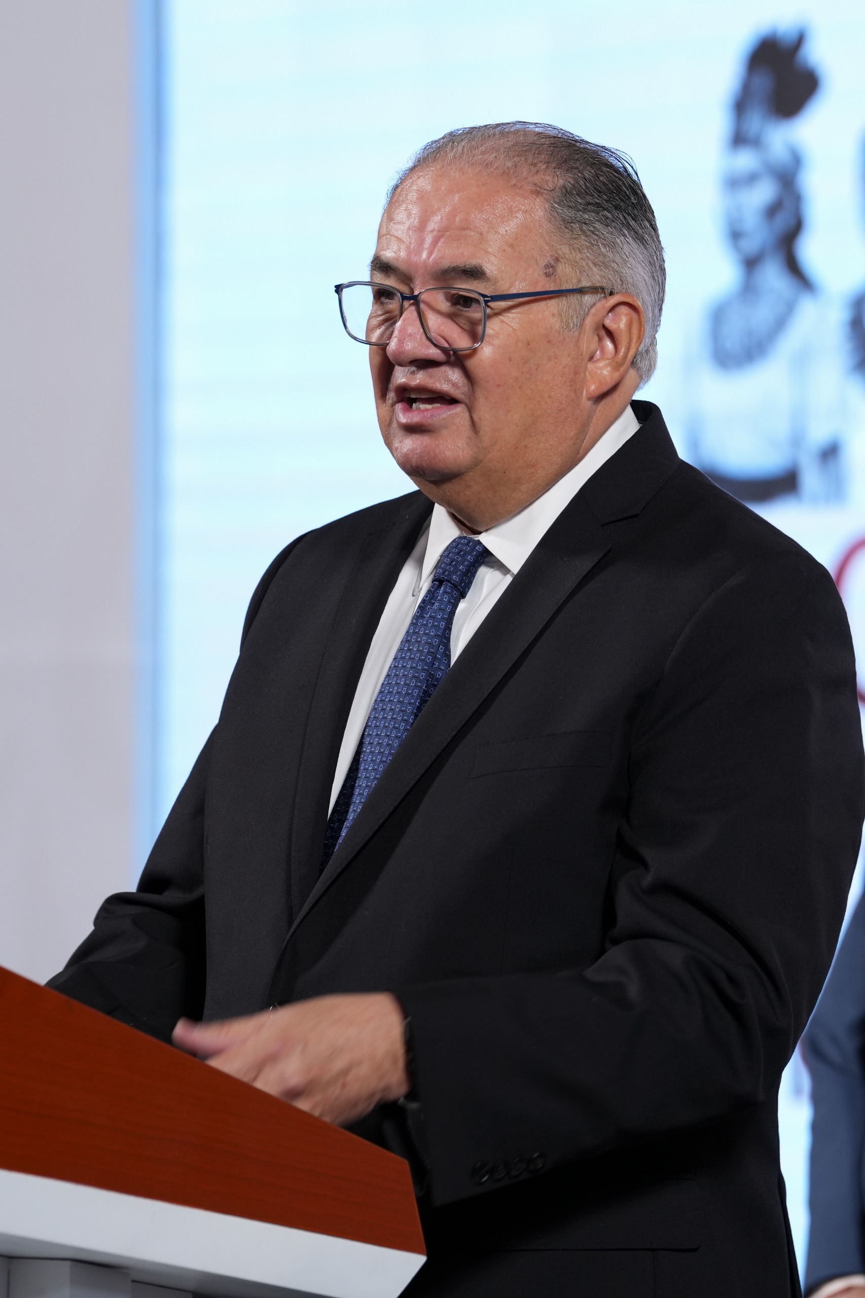 Representante de Mabe en Palacio