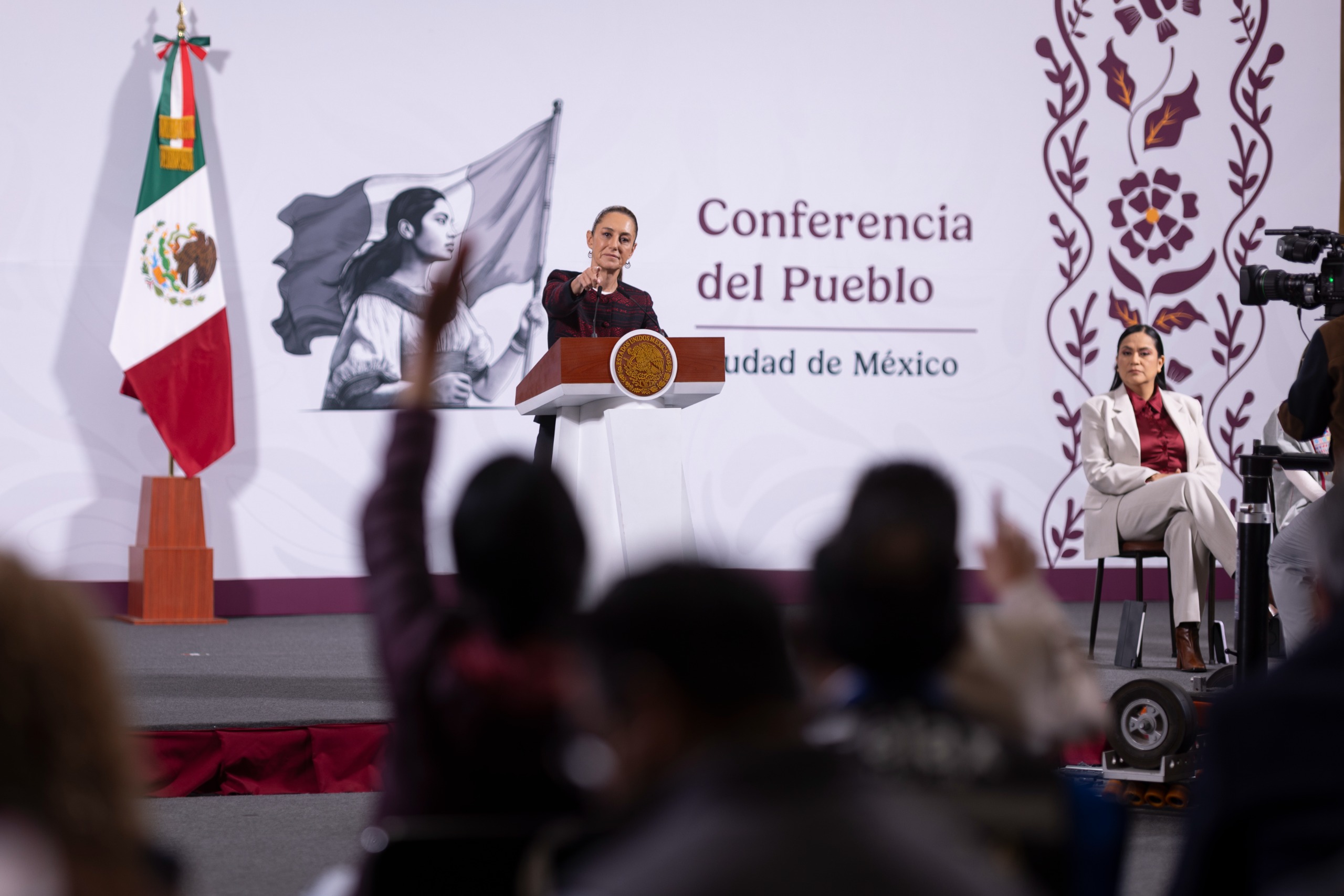 Sheinbaum aborda a Calderón