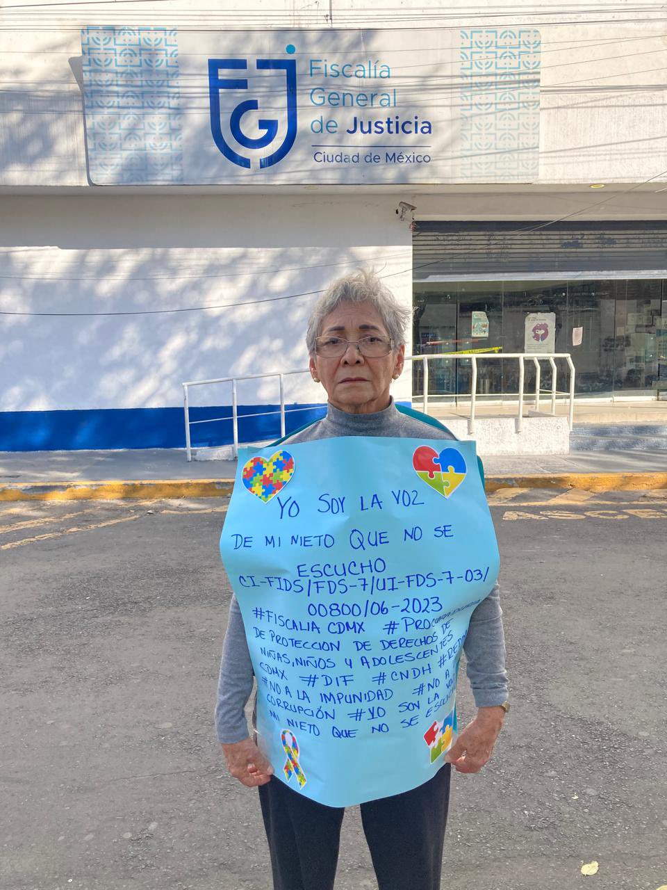 Abuela denuncia abuso