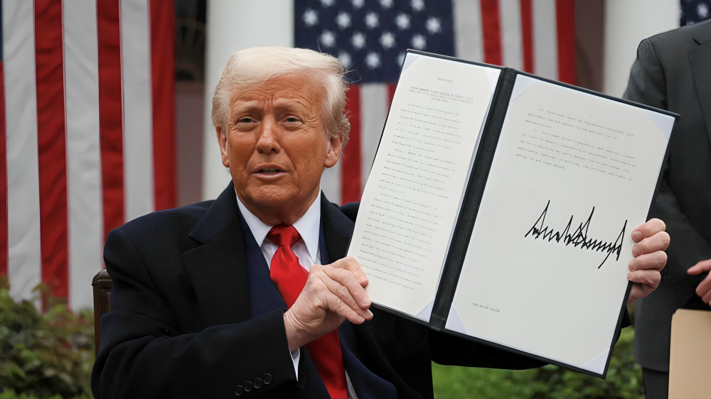 Aranceles de Trump impactan producción de iPhone