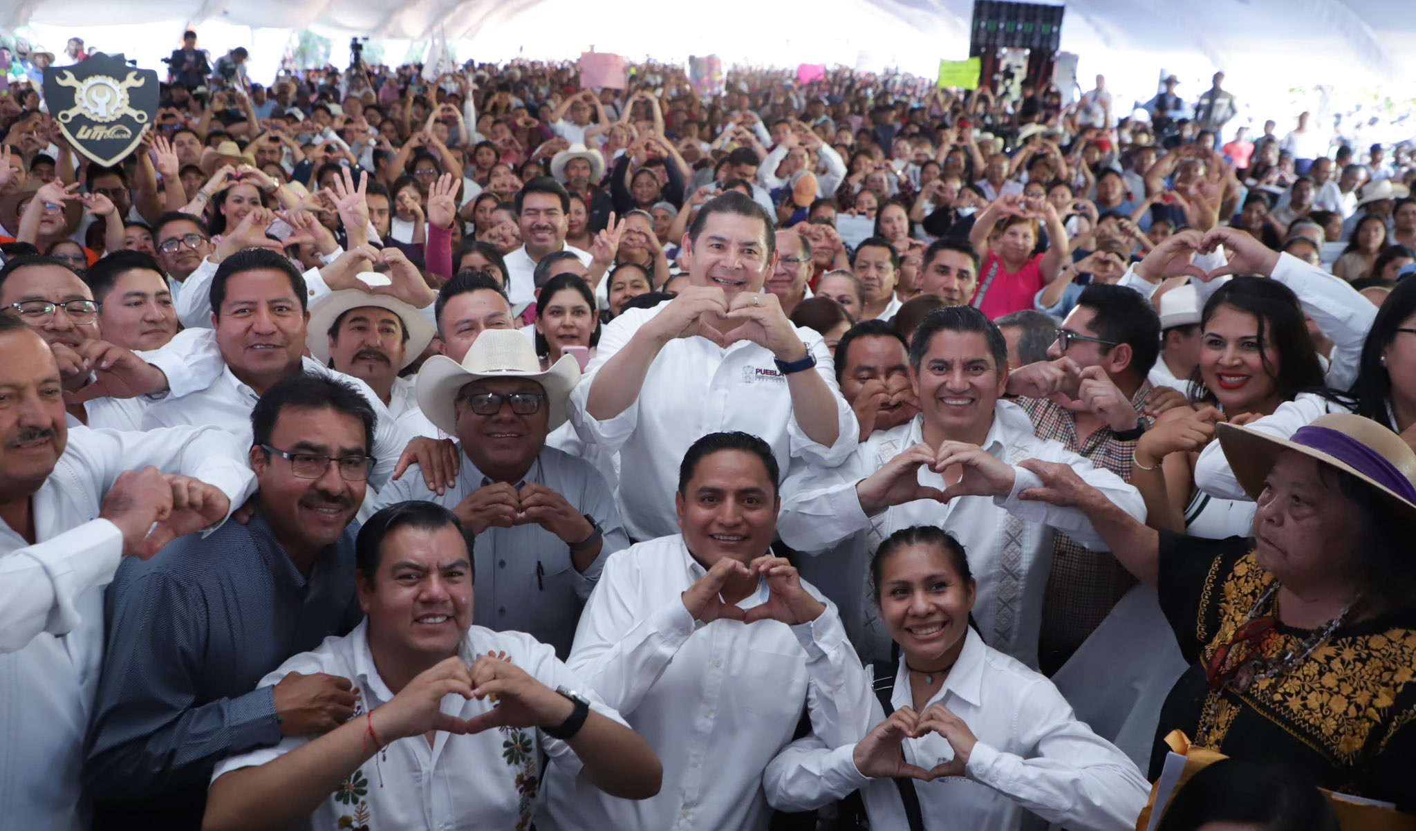 Armenta comprometido con necesidades de la Sierra Negra de Puebla