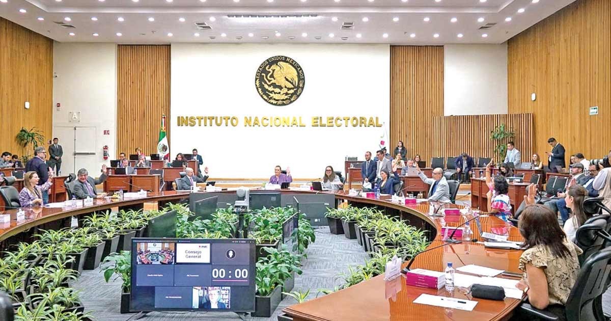 Comisión de Quejas del INE sanciona a Yasmín Esquivel y Loretta Ortiz 