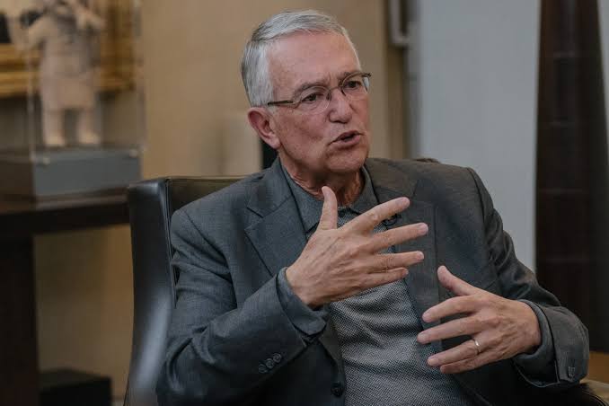 Denuncian outsourcing y contratos tramposos en Grupo Salinas