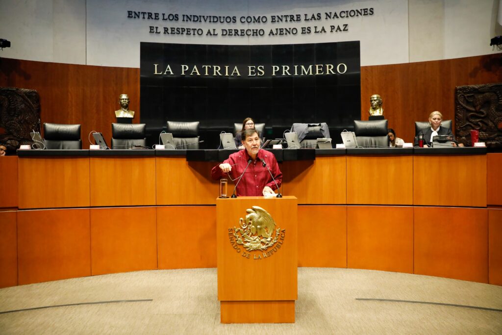 Fernández Noroña, 8 de abril