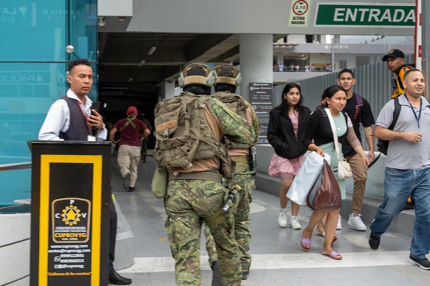 Gobierno de Ecuador acusa sin pruebas a México por enviar sicarios a asesinar a Daniel Noboa