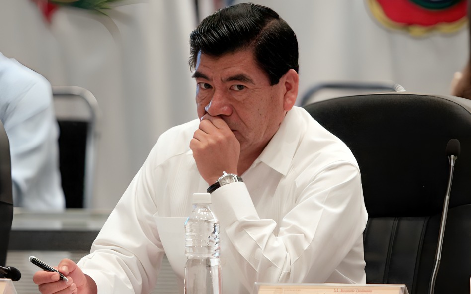 Juez otorga amparo a Mario Marín para que se comnique con familia y abogados