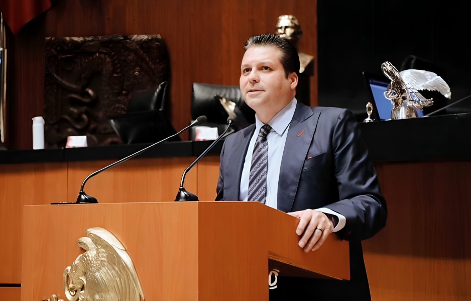 Mario Zamora propone beber alcohol en el trabajo