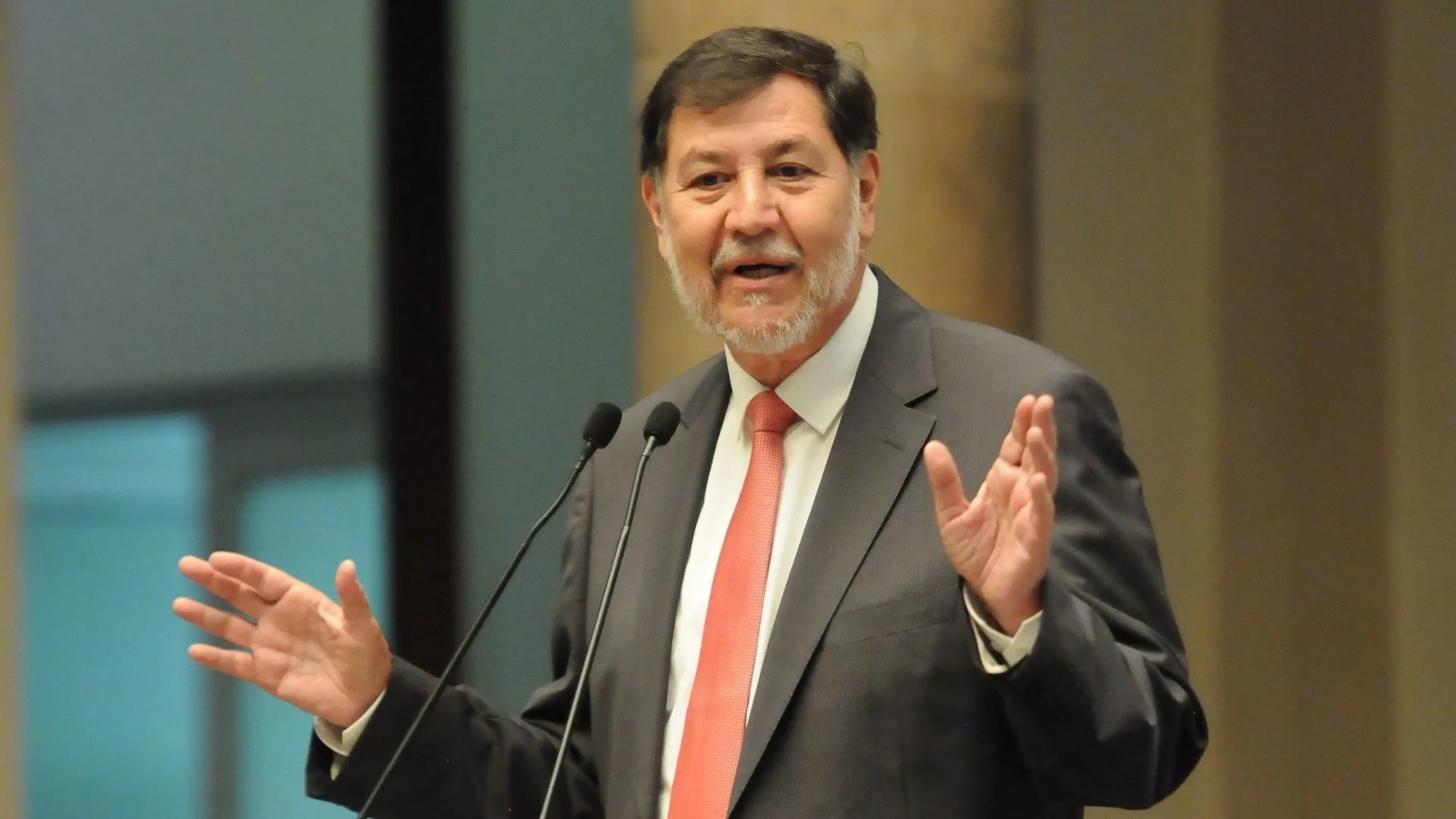 Noroña descalifica encuesta de LatinUs
