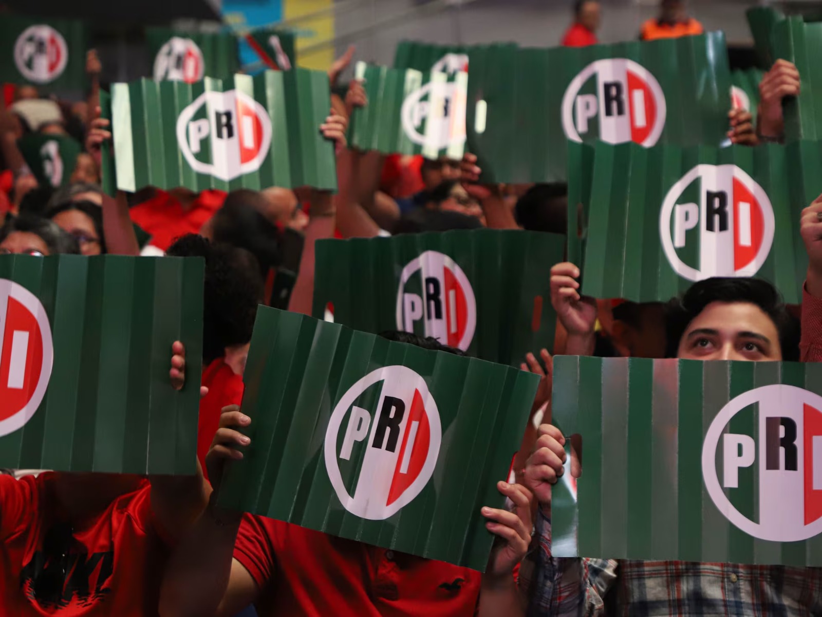 PAN y PRI en crisis de militantes