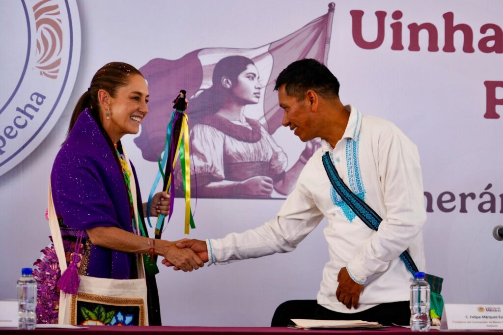 Sheinbaum recibe bastón de mando