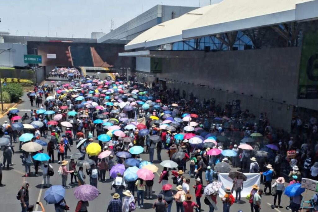 Bloqueos AICM por CNTE
