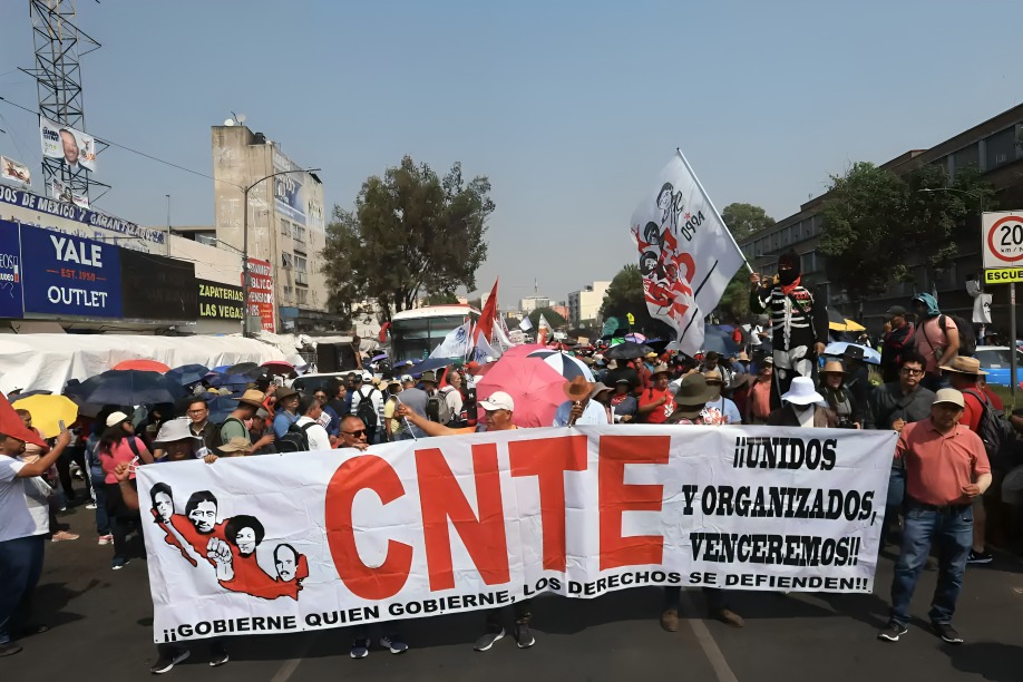 Bloqueos de la CNTE afectan a varias zonas de la CDMX
